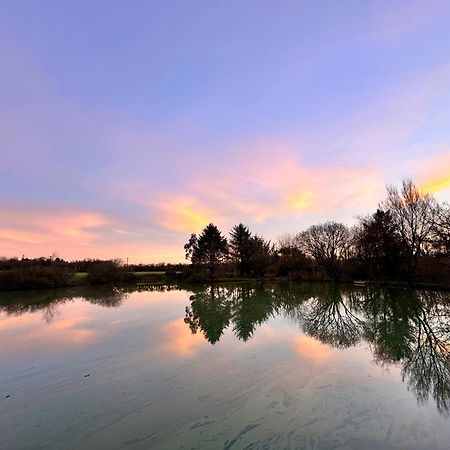 Lakeside Glamping Firecrest 大圣科勒姆 外观 照片